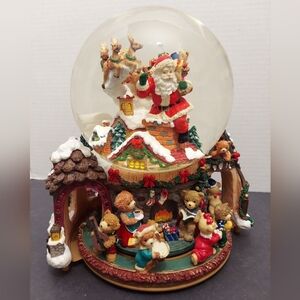 Kirkland Signature Santa Claus Musical Waterglobe Revolving Base Teddy Bears